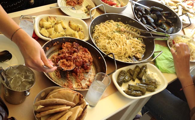 χανια - φαγητο: 25€ ενα πληρες μενου 2 ατομων μεζεδοπωλειο γλωσσιτσες! οι γευστικες διαδρομες